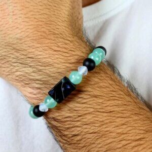 Opaque, sea green & black beaded stretch bracelet. NWT (MJW028)